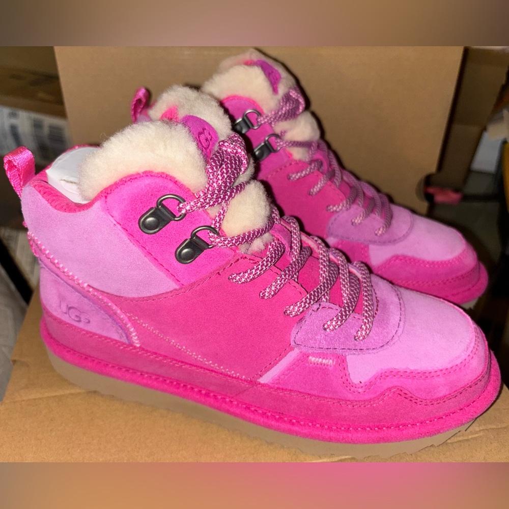 BRAND NEW* UGG highland hi heritage sneaker - big kid - raspberry